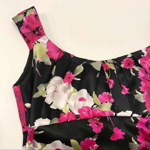 Maggy London - Picture 3 of 6